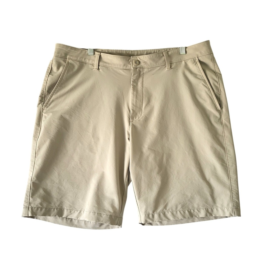 Under Armour Mens Golf Shorts 40 Performance Beige 10" inseam Flaw